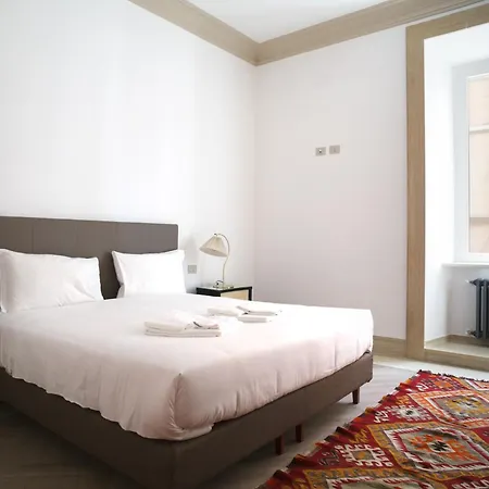 Charm & Elegance Off Via Veneto 2br, 2ba Apartman *